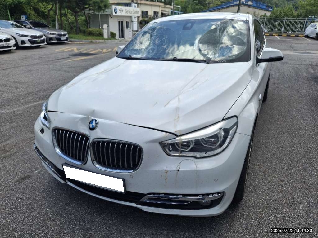2015 BMW 5 Series GT (F07) GT ED EDITION (J87471) pre-producted