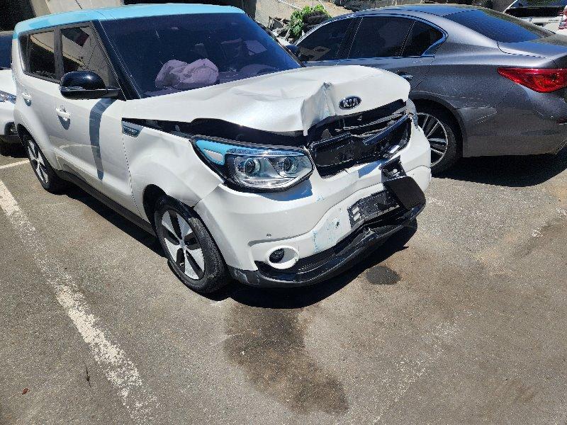 2016 Soul EV (009114) pre-producted