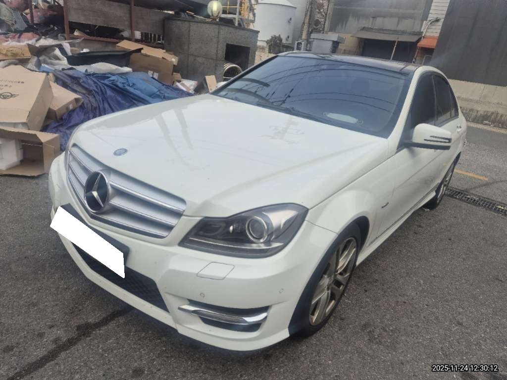 2012 Benz C-Class W204 C220 CDI Avantgarde (675735) pre-producted