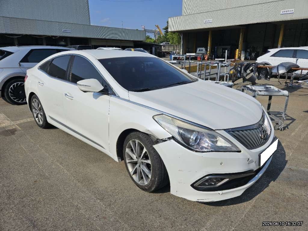 2015 Grandeur HG HG300 (404802) pre-producted