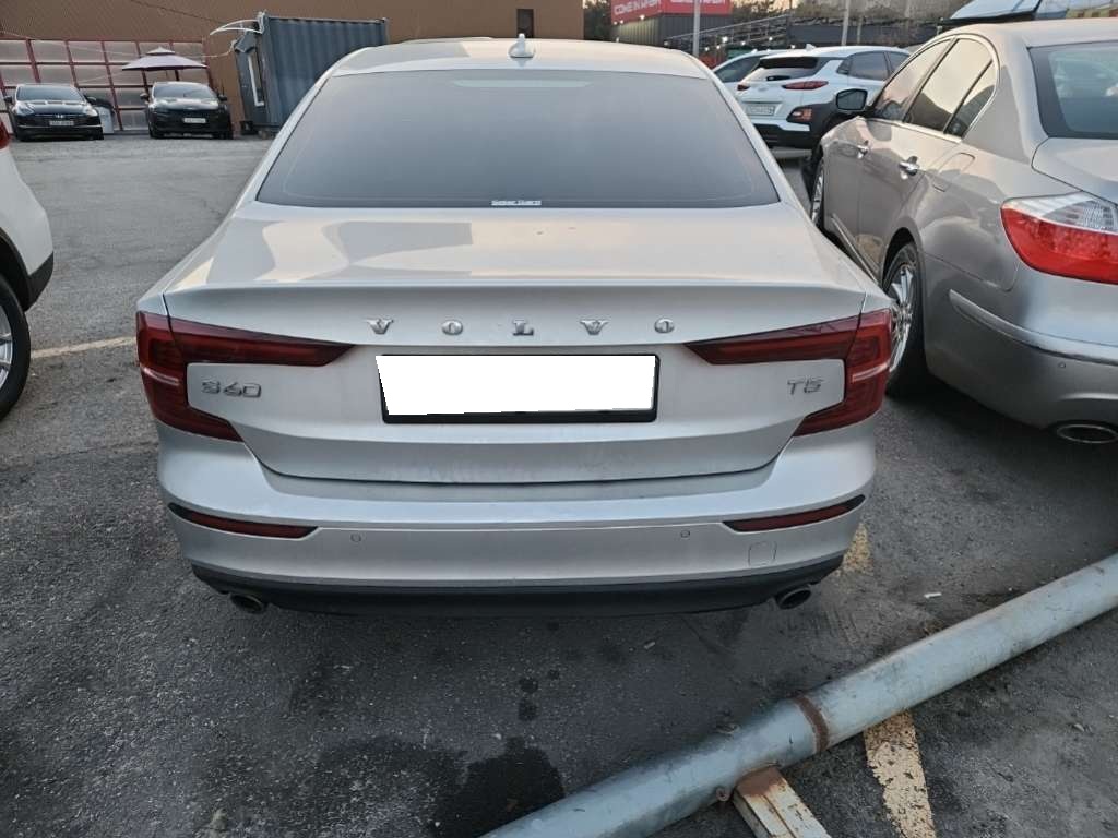 2020 Volvo S60 3rd Gen T5 Momentum (047274) pre-producted