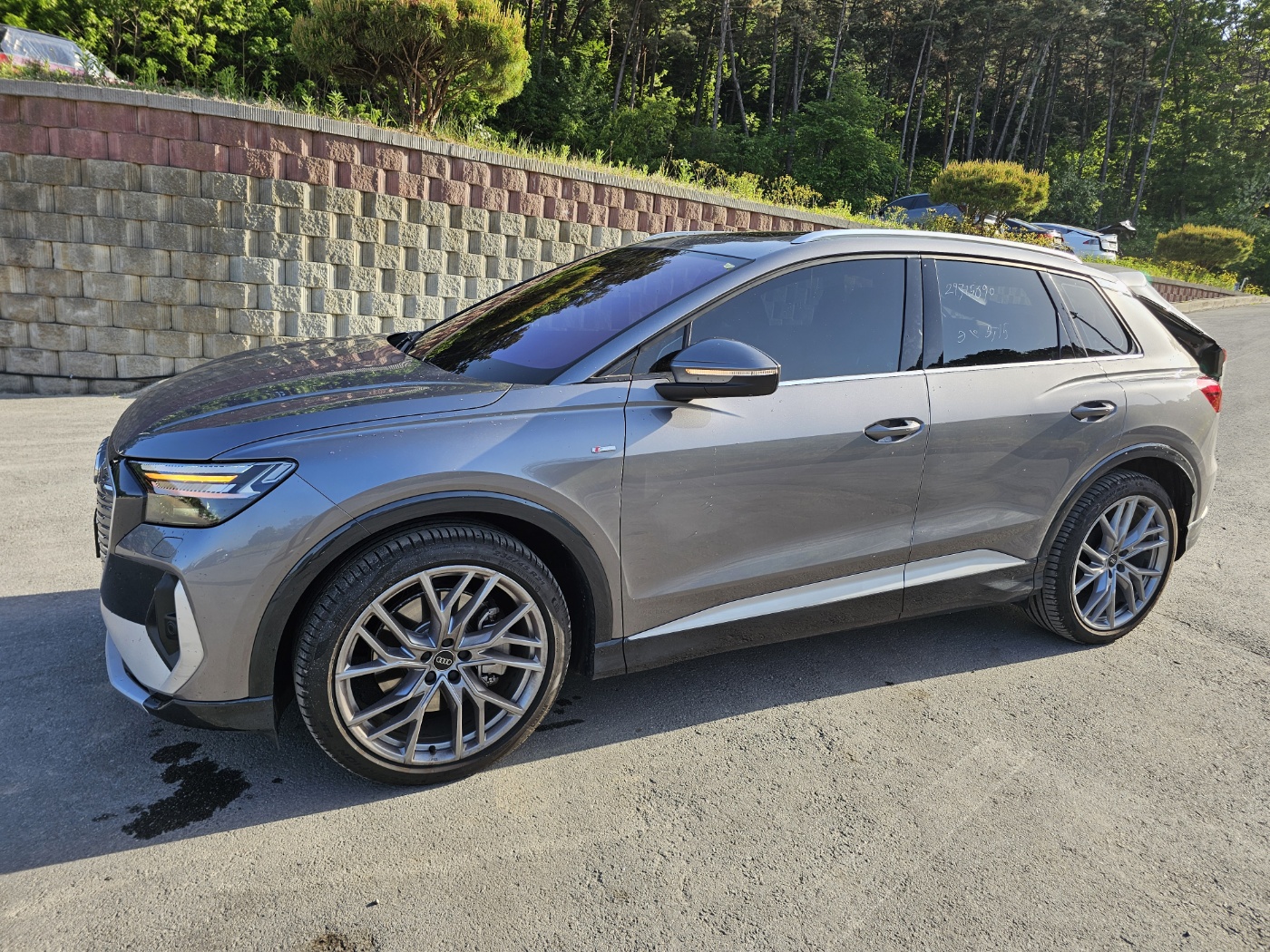 2025 Audi Q4 e-tron 45 (S/N: 069450)