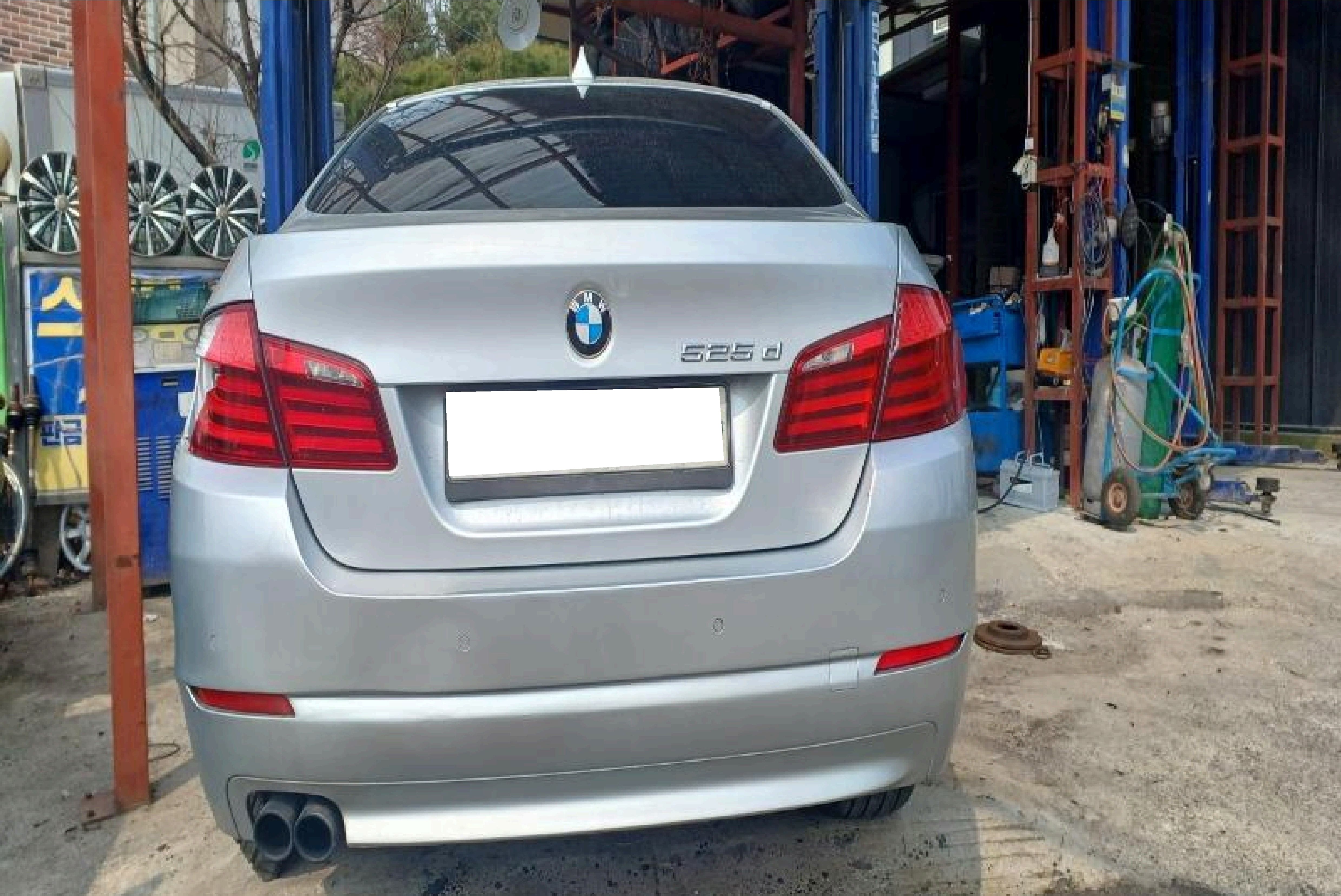 2011 BMW 5 Series (F10) 520d (663508) pre-producted