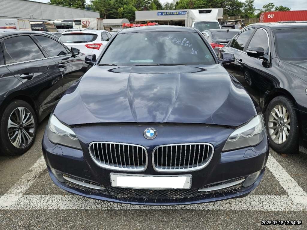 2013 BMW 5 Series (F10) 520d (Y64606) pre-producted