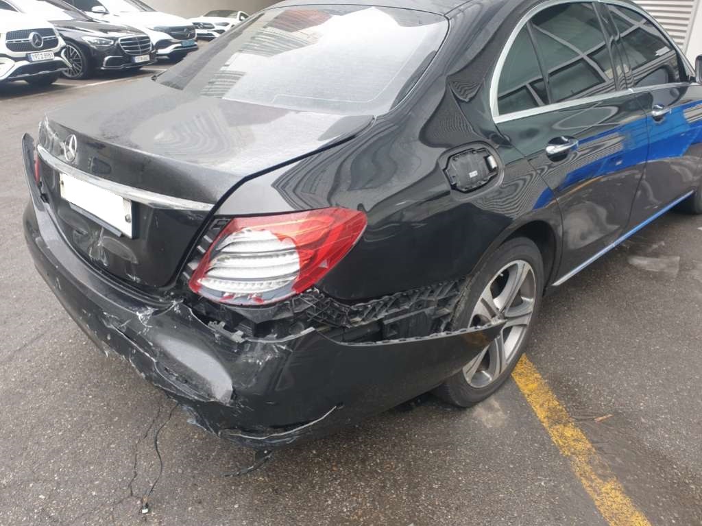 2019 Benz E-Class W213 E220d Avantgarde (490816) pre-producted