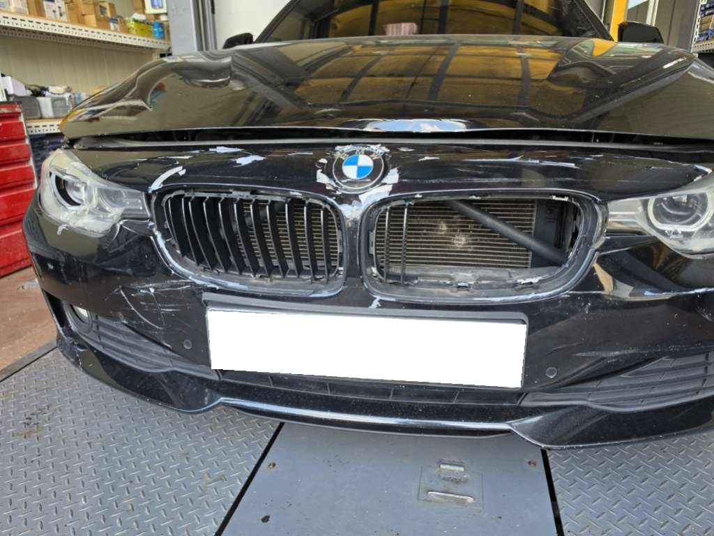 2014 BMW 3 Series (F30) 320d Efficient Dynamics (946232) pre-producted