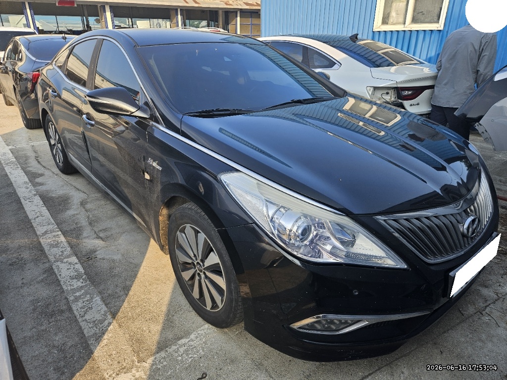 2016 Grandeur HG Hybrid (023743) pre-producted