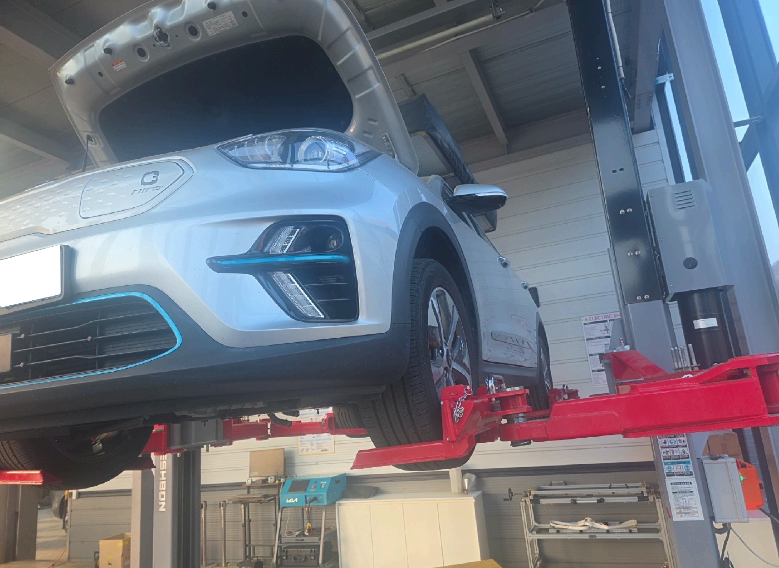 2019 Niro EV Prestige (011728) pre-producted