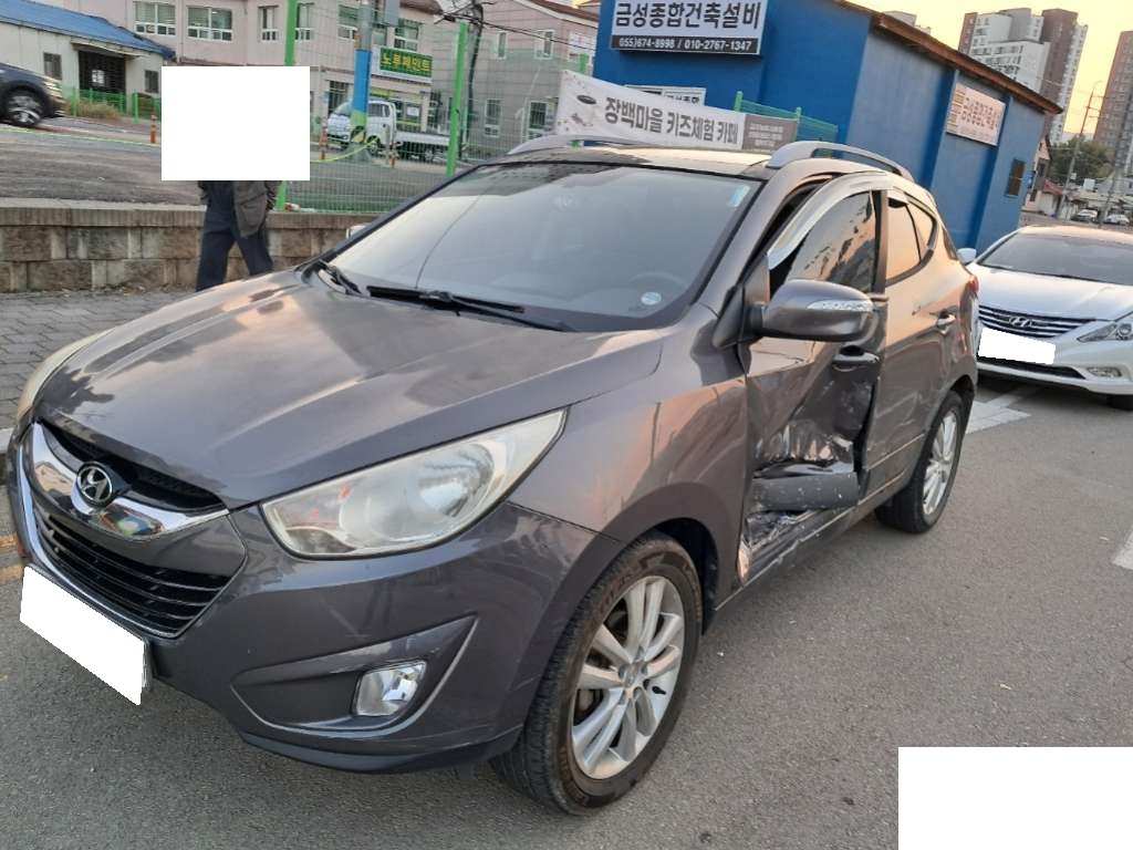 2011 Tucson iX 2WD VGT LX20 Luxury (212088) pre-producted