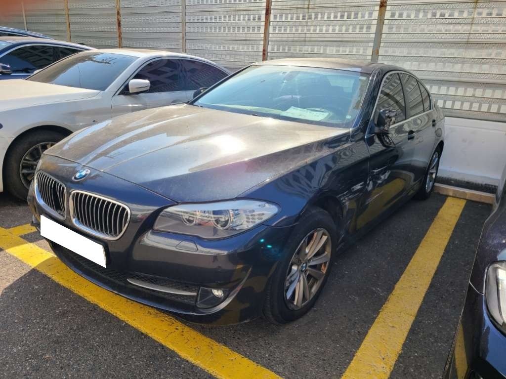 2011 BMW 5 Series (F10) 520d (663795) pre-producted