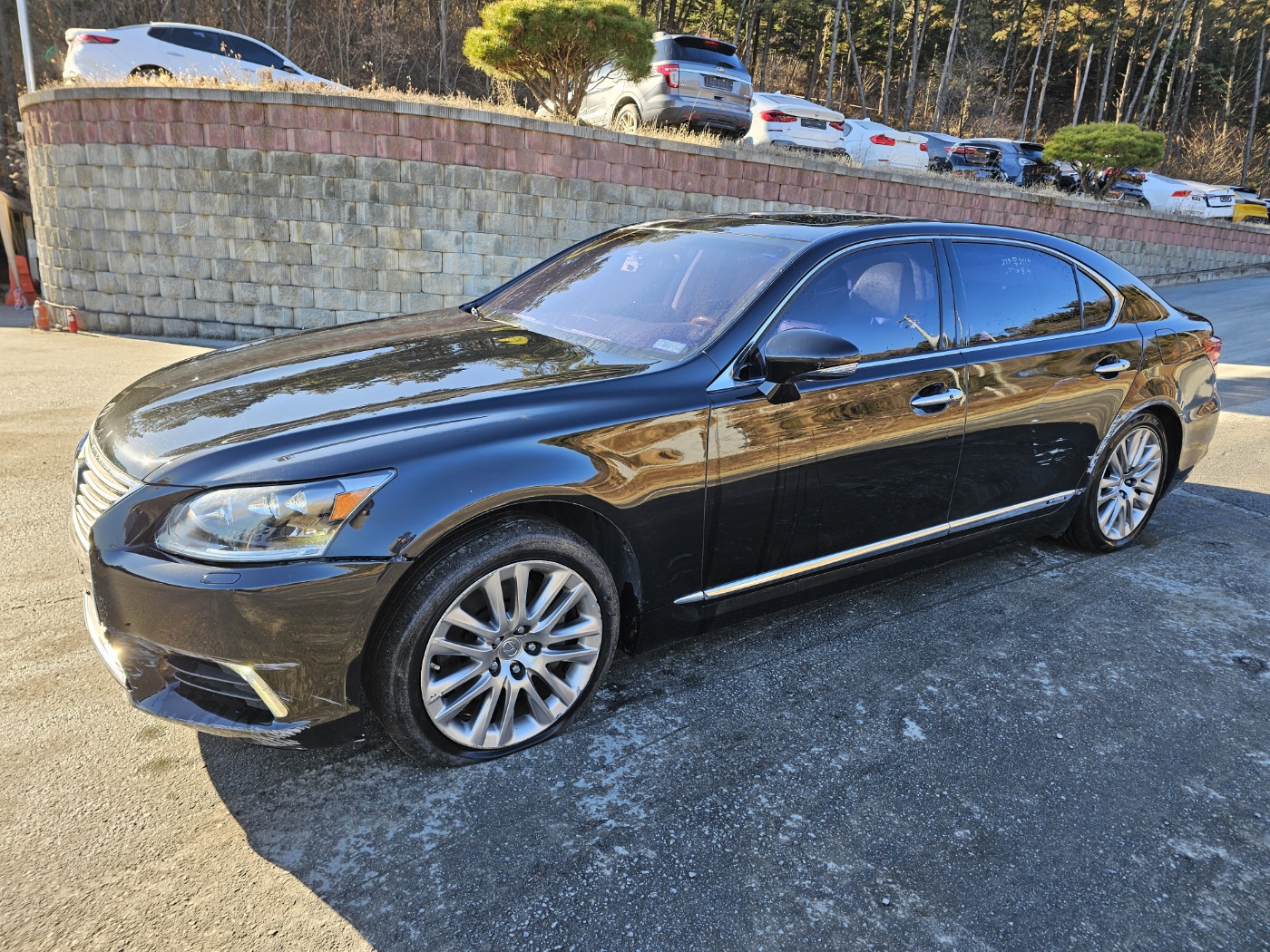 2016 Lexus LS600hL (S/N: 019613)