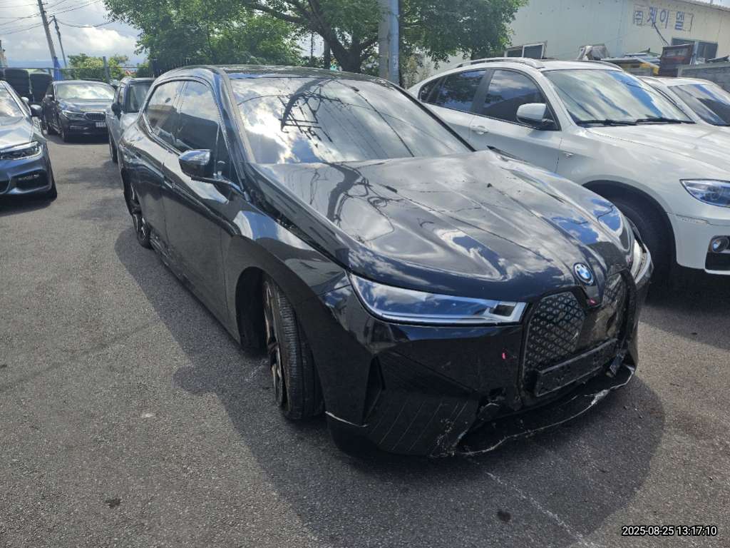 [SOLDOUT]2023 BMW iX xDrive 50 Sport Plus (L61522) pre-producted