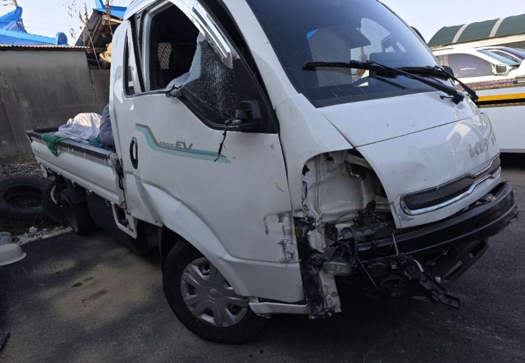 2022 Bongo 3 (EV) 1.0 ton King Cab 2WD GLS (017030) pre-producted