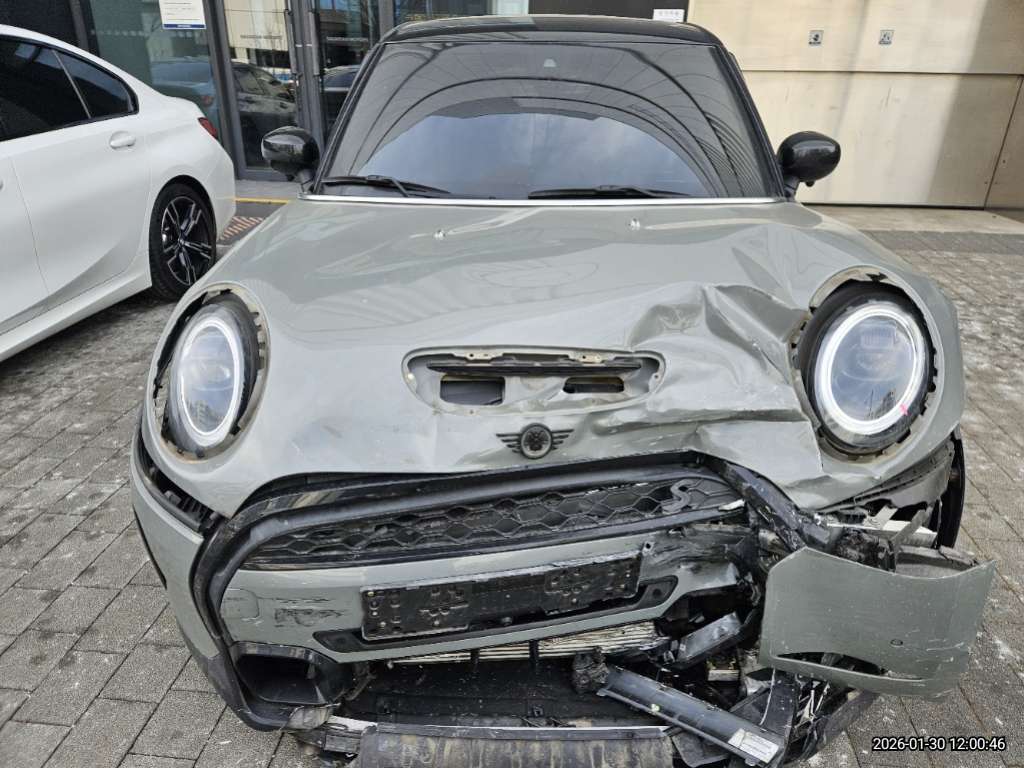 [Auction] 2022 MINI Cooper S 5-Door Classic 3rd Gen(R13279) pre-producted