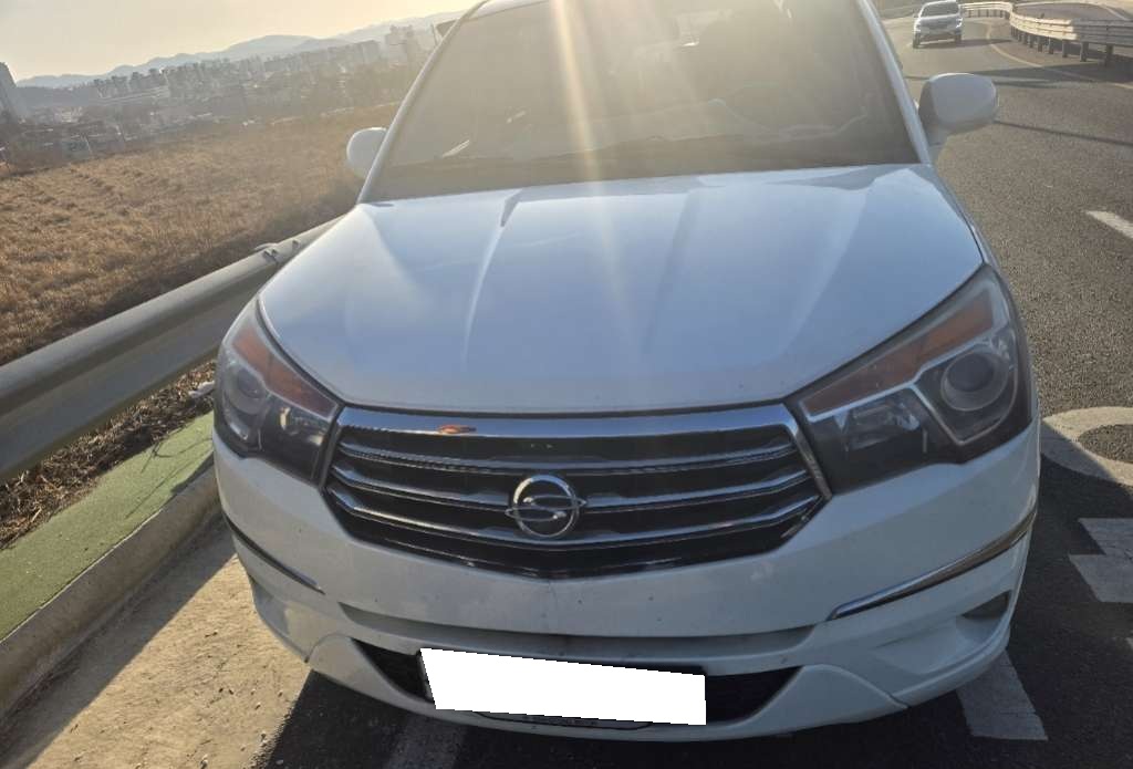 2014 Korando Turismo 4WD GT 11seats (077572) pre-producted