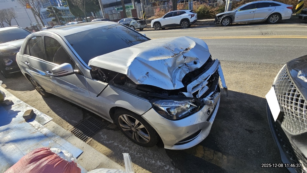 2014 Benz E-Class W212 E220 CDI Avantgarde (956037) pre-producted