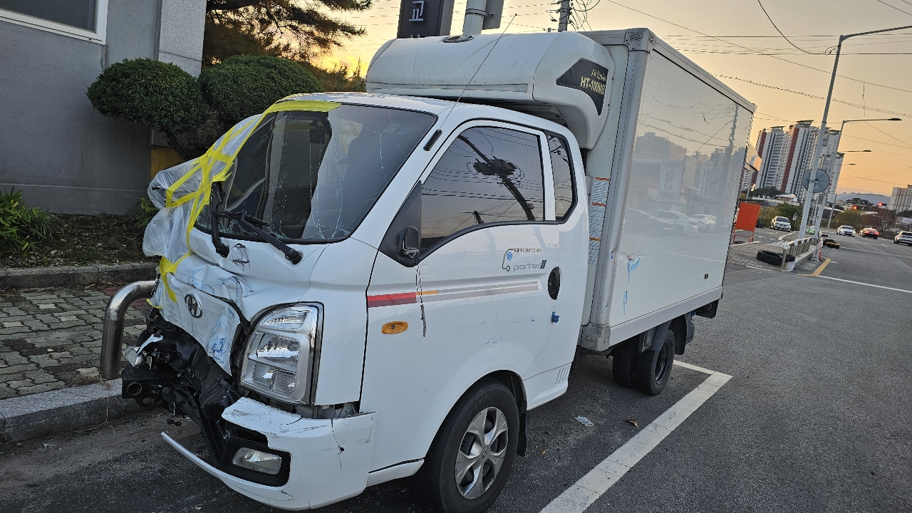 [Reserved]2022 Porter 2 refrigerated truck supercab diesel (909193) pre-producted