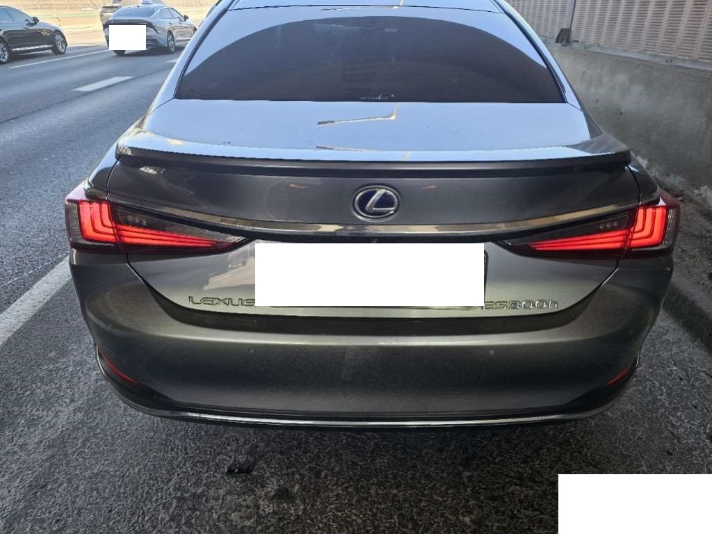 [Auction] 2019 Lexus ES300h 7th Gen Supreme(052628) pre-producted