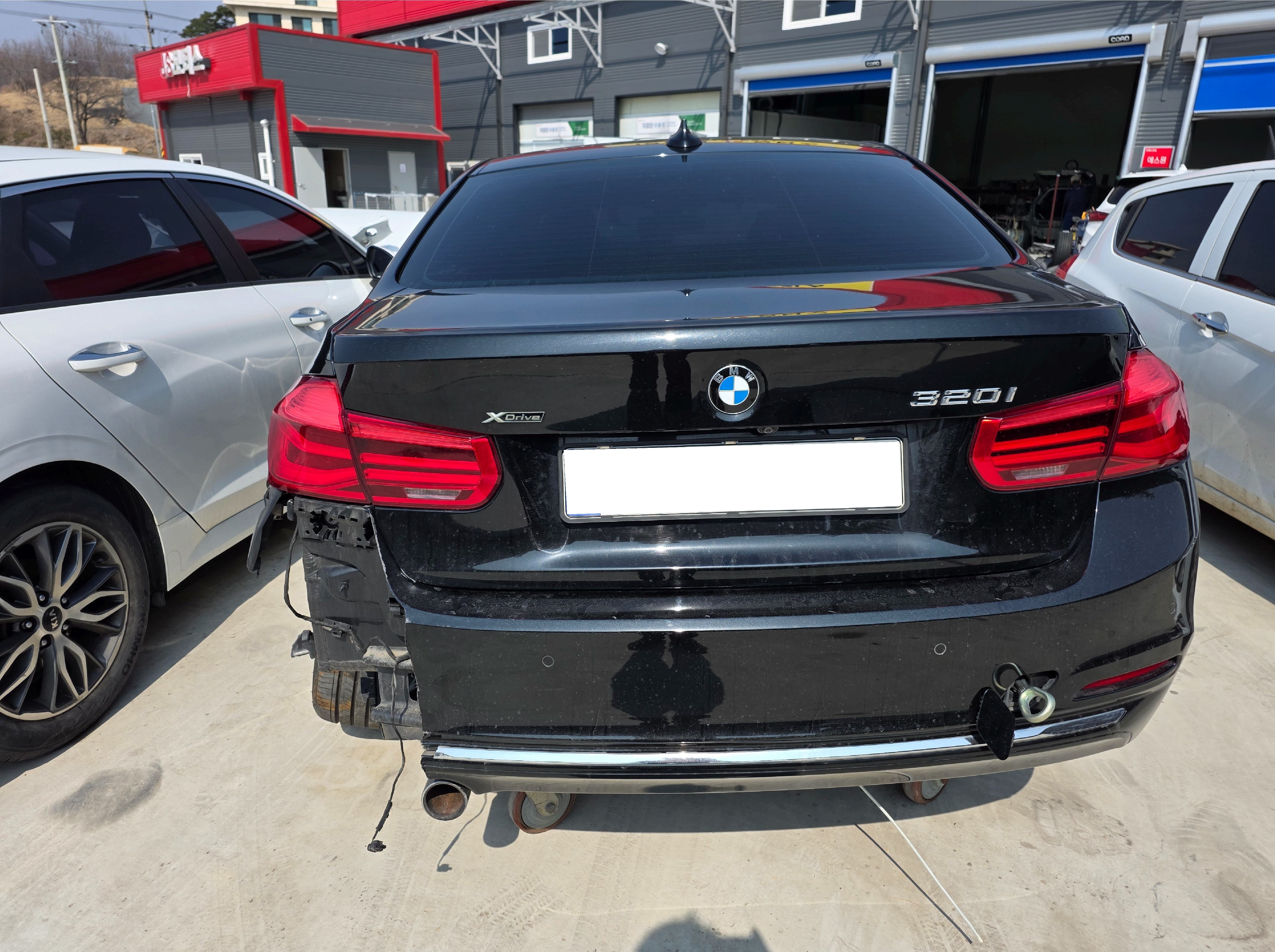 2018 BMW 3 Series (F30) 320i M Sport (E91216) pre-producted