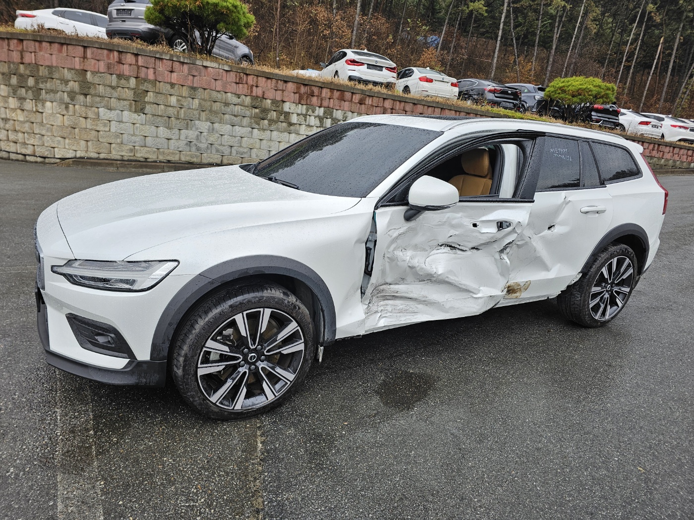 2022 Volvo V60 Cross Country 2nd gen 2.0 B5 Pro AWD (S/N: 094887)