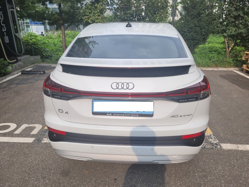 2023 Audi Q4 e-tron 40 Sportback Premium (035973) pre-producted