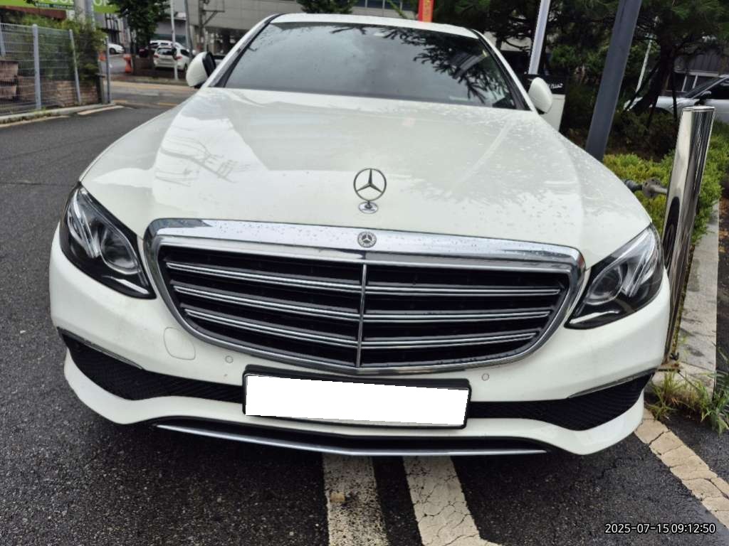 2017 Benz E-Class W213 E220d Exclusive (049599) pre-producted