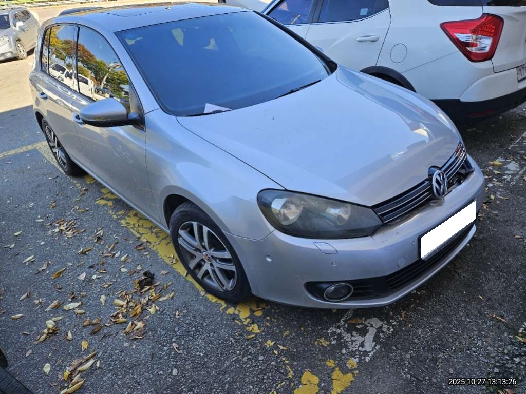 2012 Volkswagen Golf 6th generation 2.0 TDI (044986) pre-producted