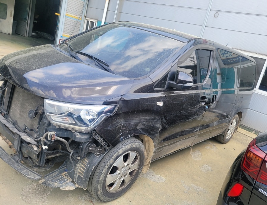 2018 The New Grand Starex 2WD (989672) pre-producted
