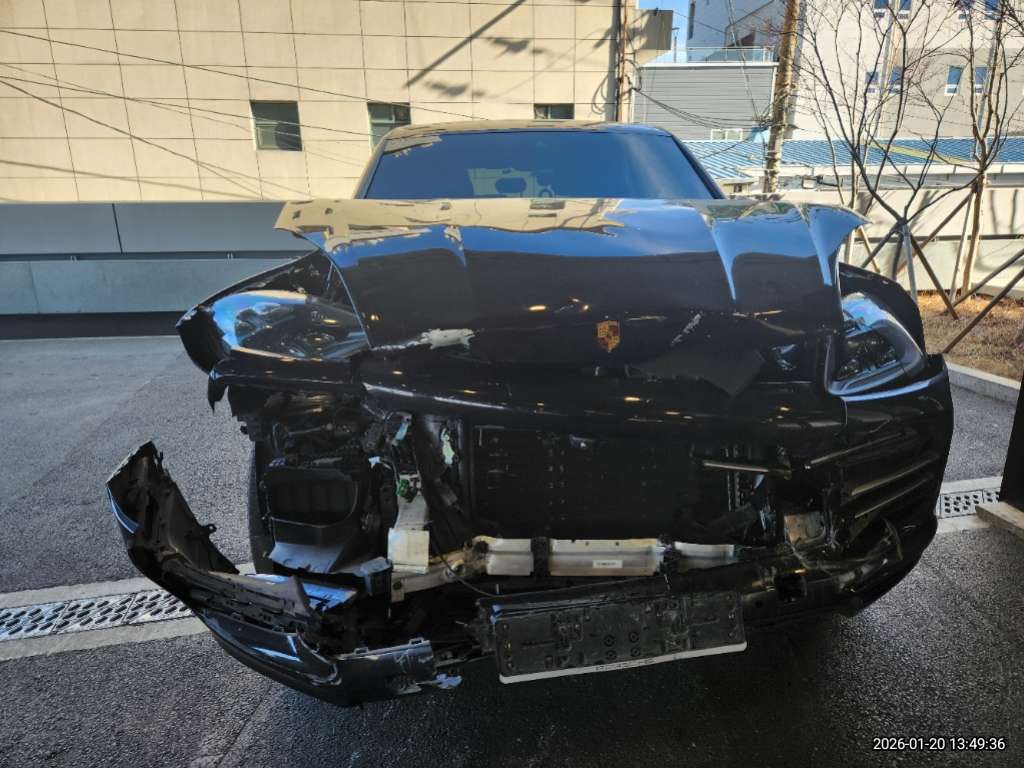 [Auction] 2021 Porsche Cayenne (PO536) 3.0(A17259) pre-producted