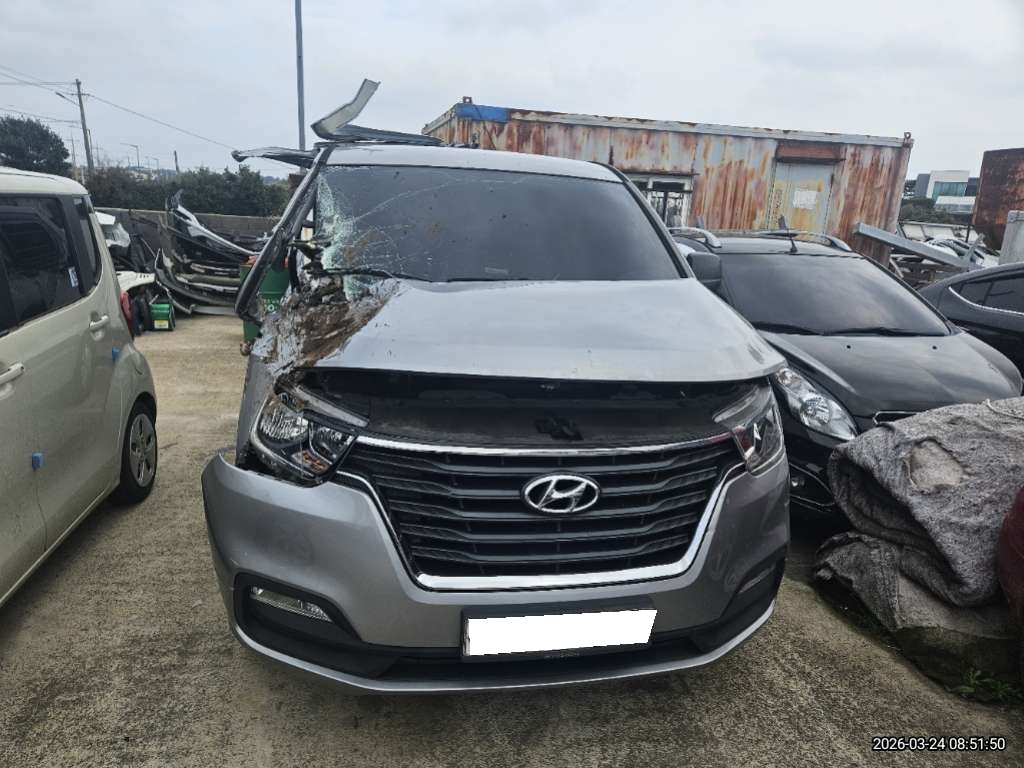 2019 The New Grand Starex 2WD Van Smart (054564) pre-producted