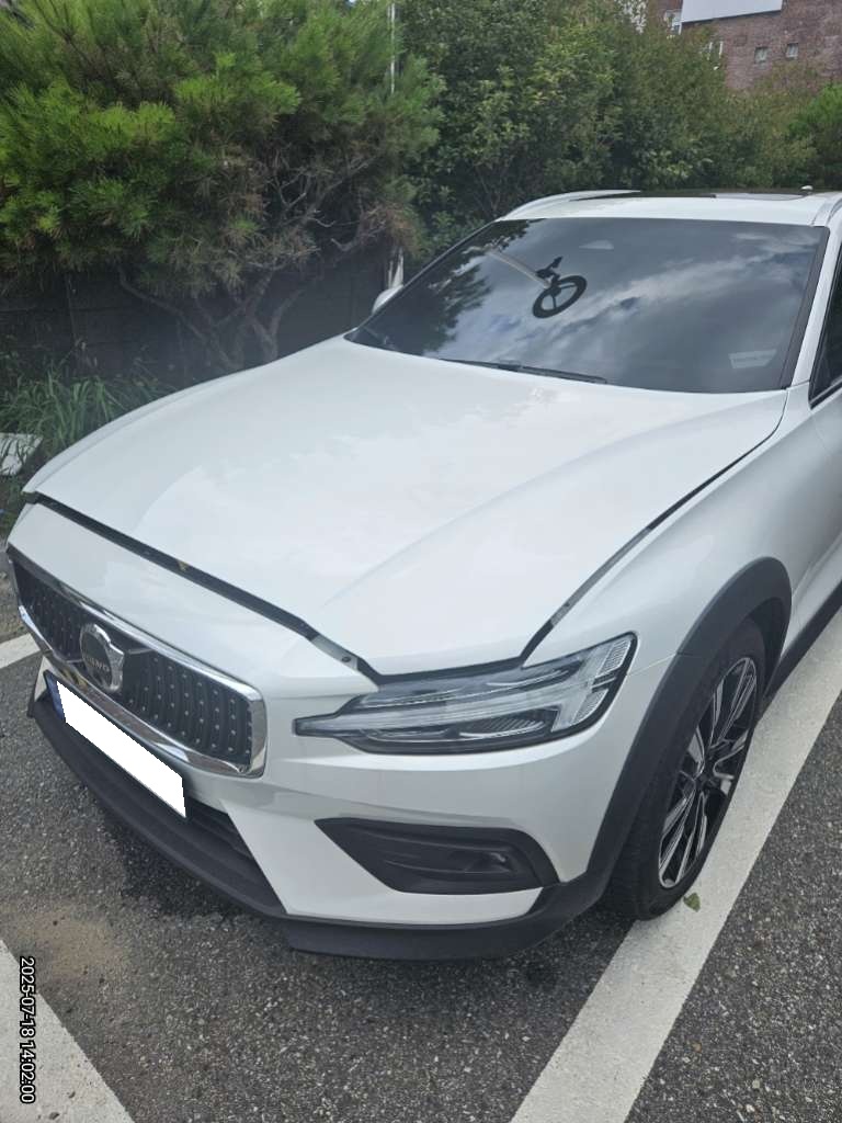 2024 Volvo V60 Cross Country 2nd Gen 2.0 B5 AWD (139193) pre-producted