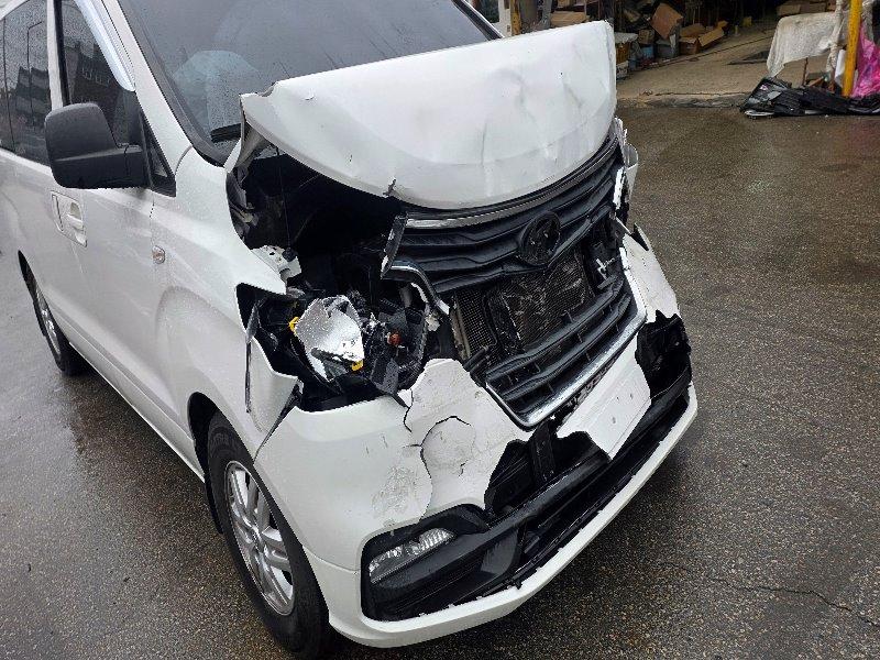 2019 The New Grand Starex 2WD Van (058754) pre-producted