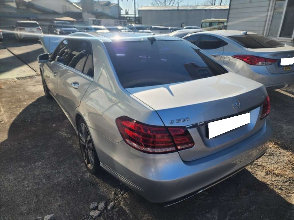 [Reserved]2015 Benz E-Class W212 E300 4MATIC Avantgarde (142168) pre-producted