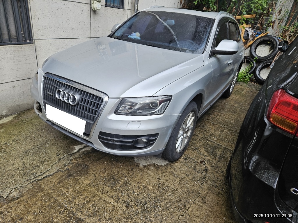 2011 Audi Q5 2.0 TDI quattro (039321) pre-producted