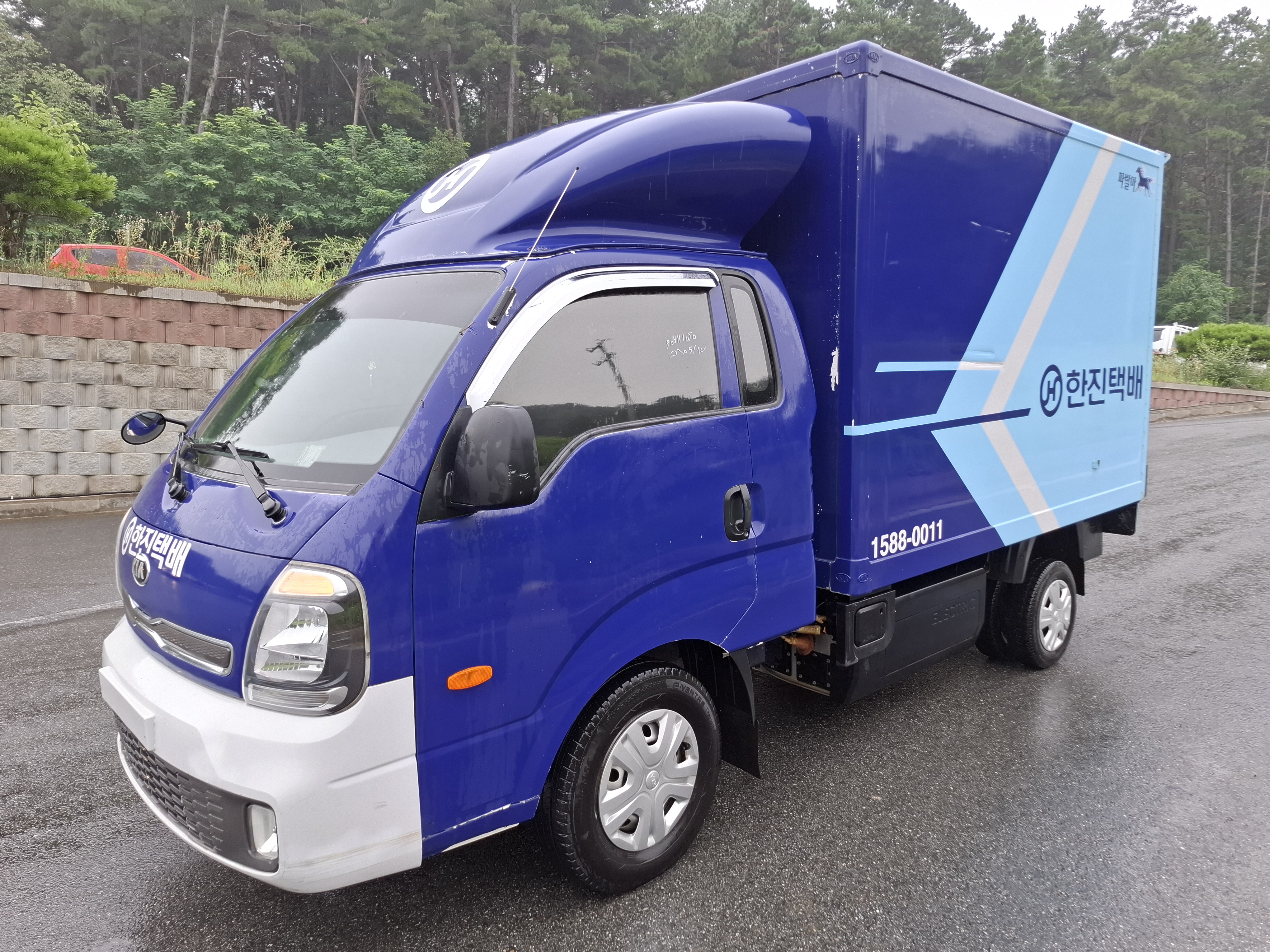 2021 Bongo 3 (EV) 1.0 ton King Cab GL (S/N: 016312)