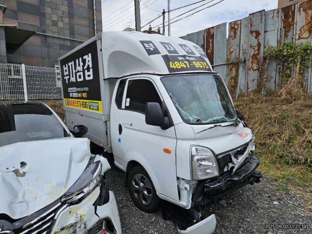 [Reserved]2025 Porter 2 (LPG 2.5 turbo) Super Cab 2WD Smart (166345) pre-producted