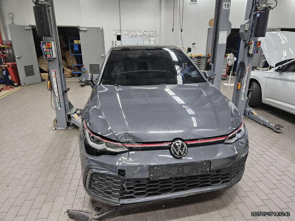 [SOLDOUT]2024 Volkswagen Golf 8th Gen 2.0 GTI (220245) pre-producted