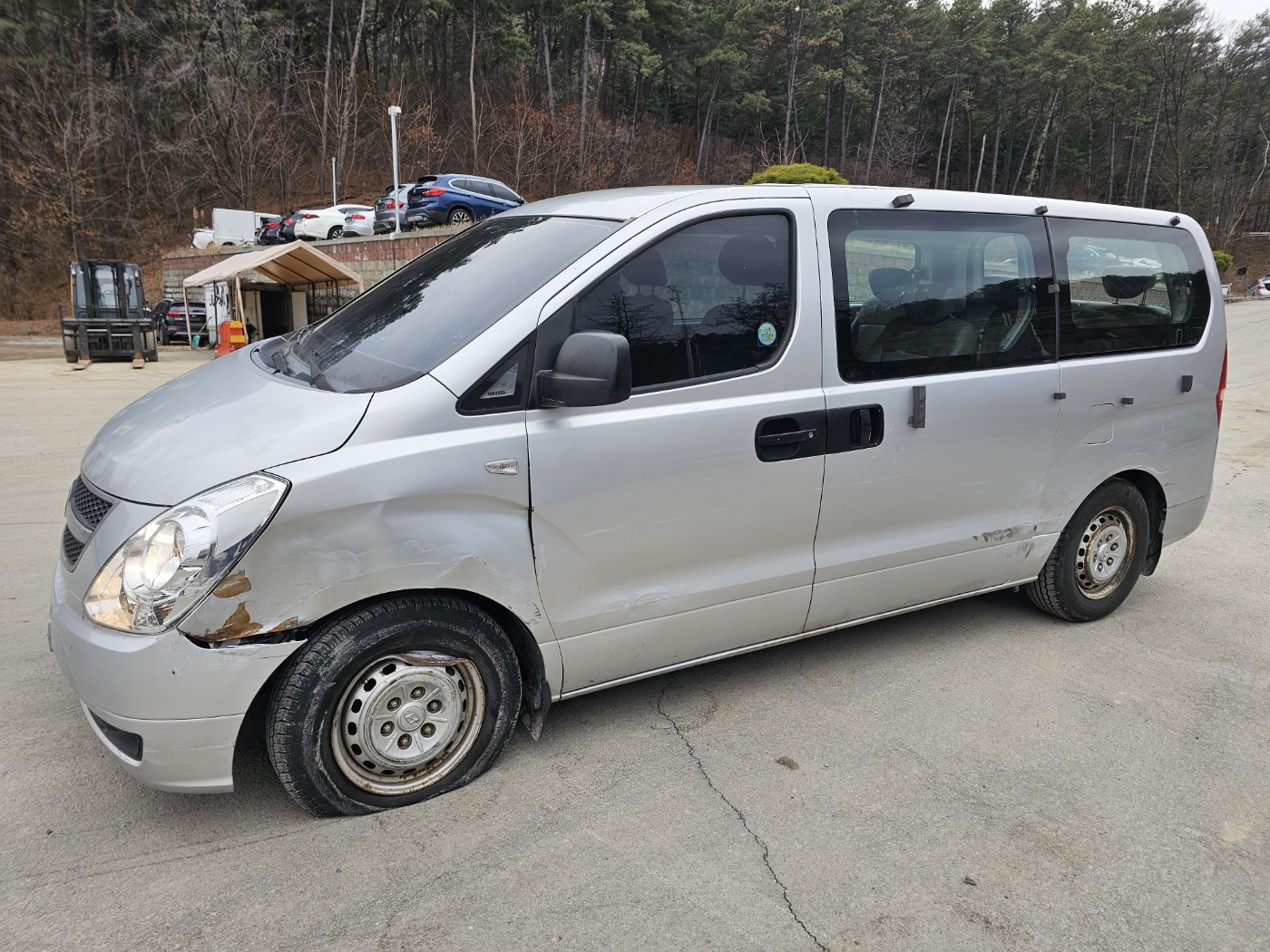 2009 Grand Starex wagon CVX Value (S/N: 156184)