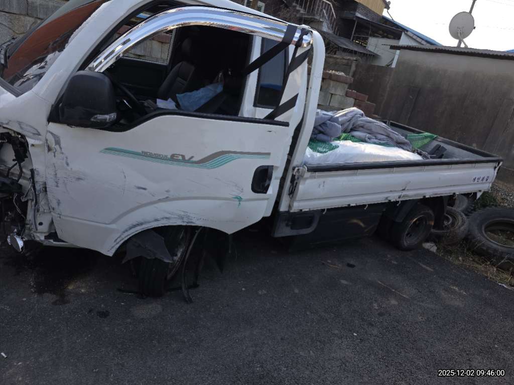 2022 Bongo 3 (EV) 1.0 ton King Cab 2WD GLS (017030) pre-producted