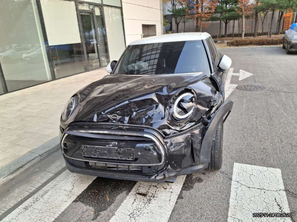 2023 Mini Cooper 5-door Classic 3rd Gen (U08201) pre-producted