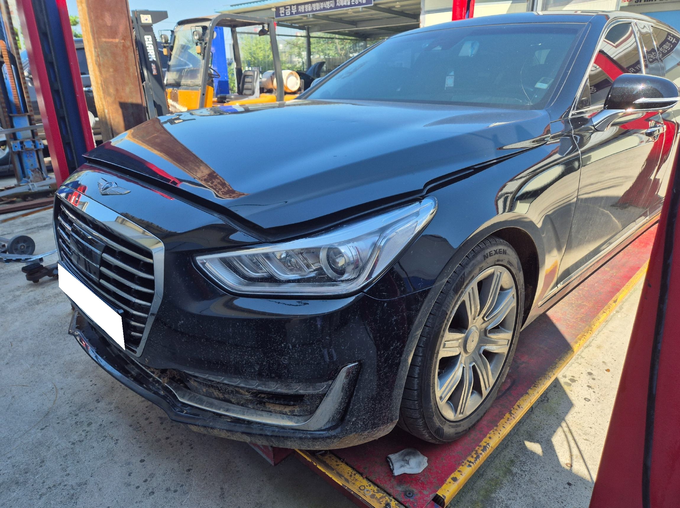 2016 Genesis EQ900 5.0 GDI AWD Limousine Prestige (016245) pre-producted