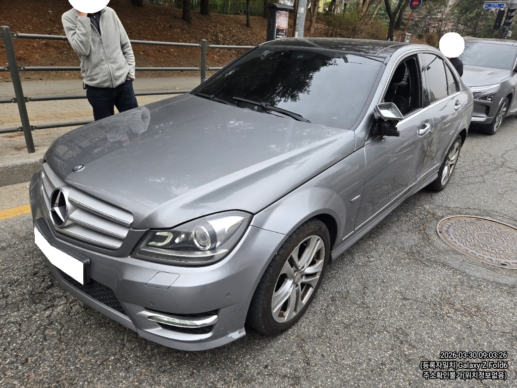 2012 Benz C-Class W204 C200 CGI (698643) pre-producted