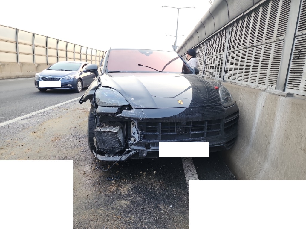 [Auction] 2023 Porsche Cayenne (PO536) 4.0 Turbo GT Coupe(A49134) pre-producted