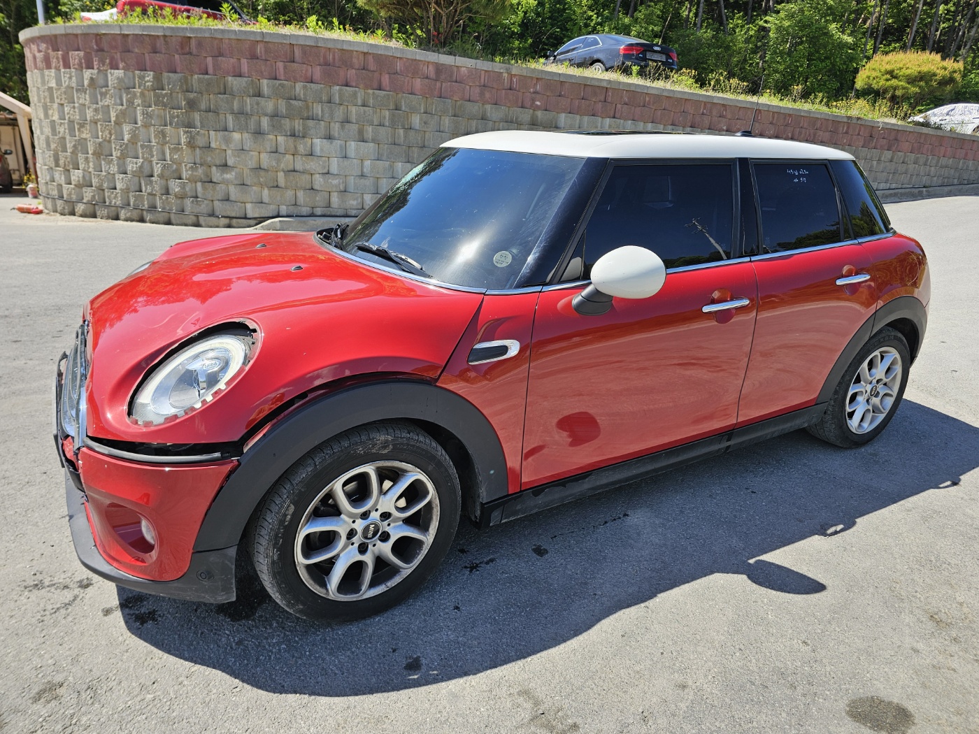 2016 Mini Cooper 5-door Hightrim (S/N: D89153)