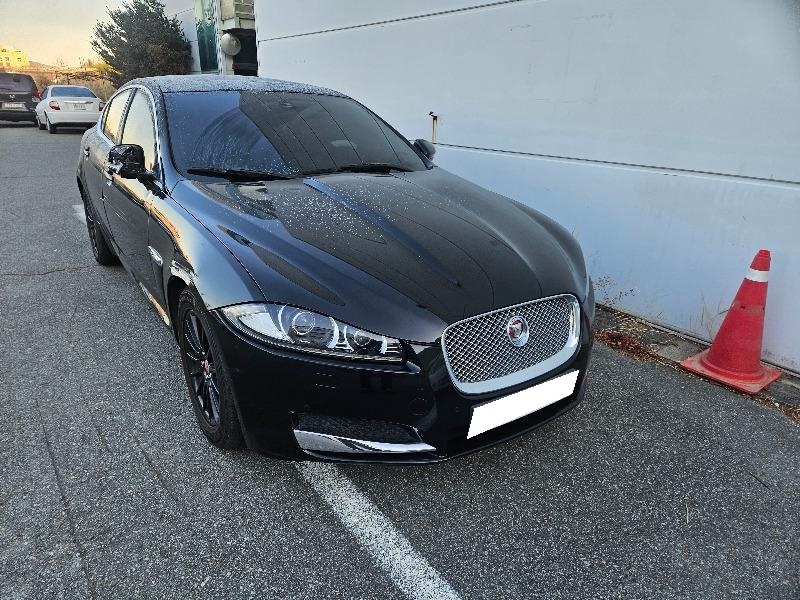 2015 Jaguar New XF 2.2 D Luxury (U56232) pre-producted