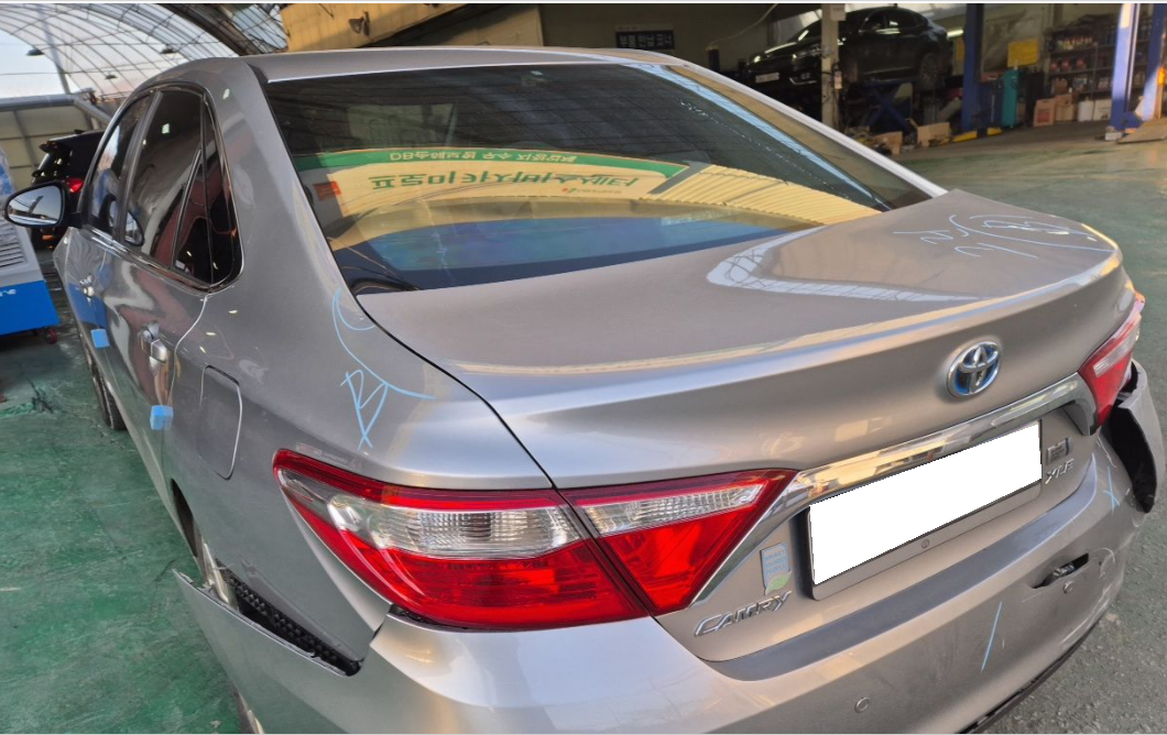 2016 Toyota New Camry Hybrid LE (182546) pre-producted