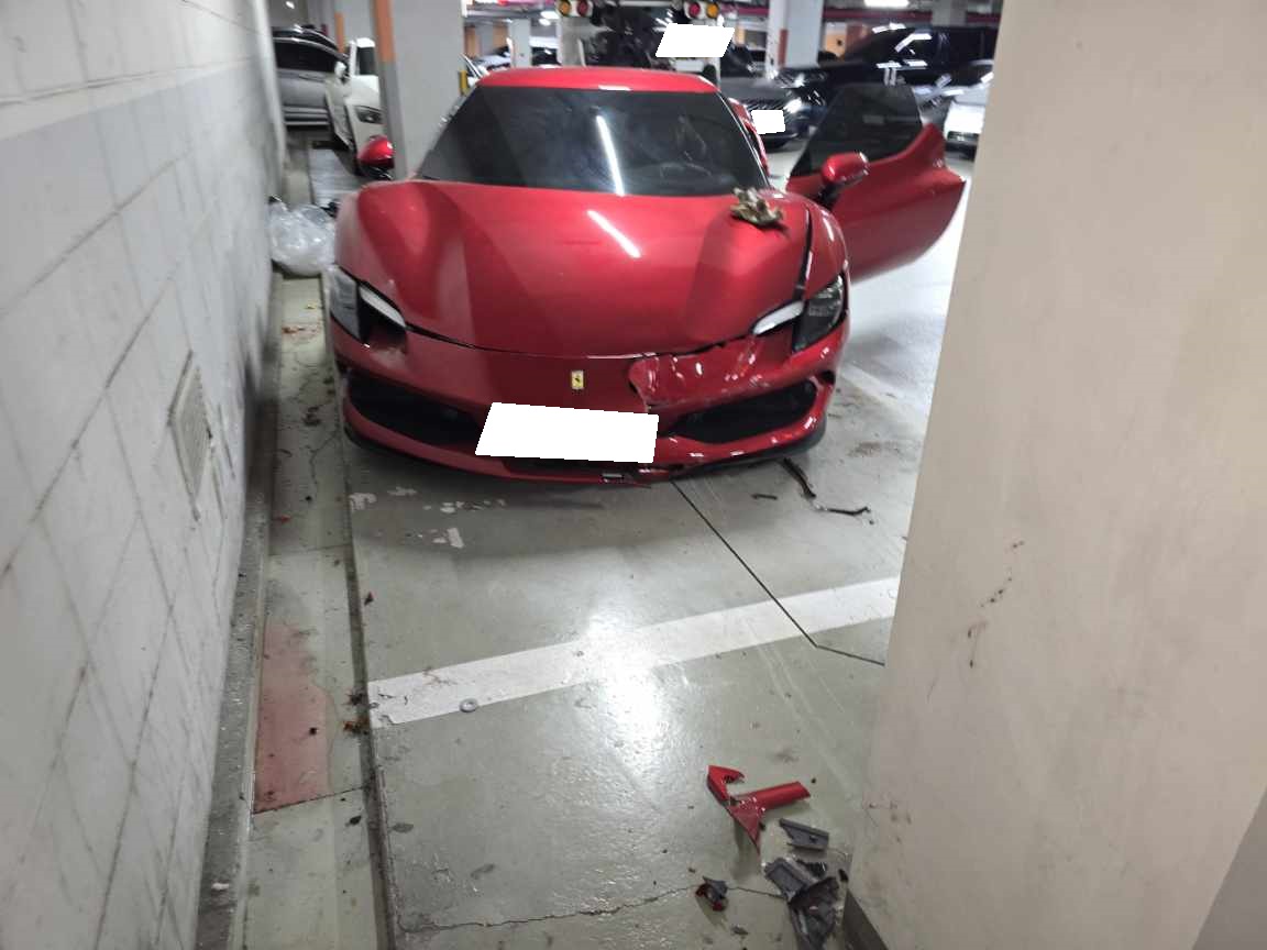 [Auction] 2023 Ferrari 296 GTB 3.0 V6 PHEV(296569) pre-producted