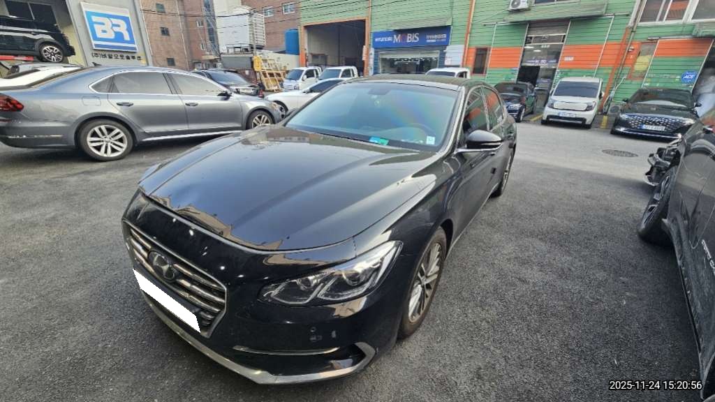 2017 Grandeur IG 2.4 GDI Premium Basic Model (001589) pre-producted