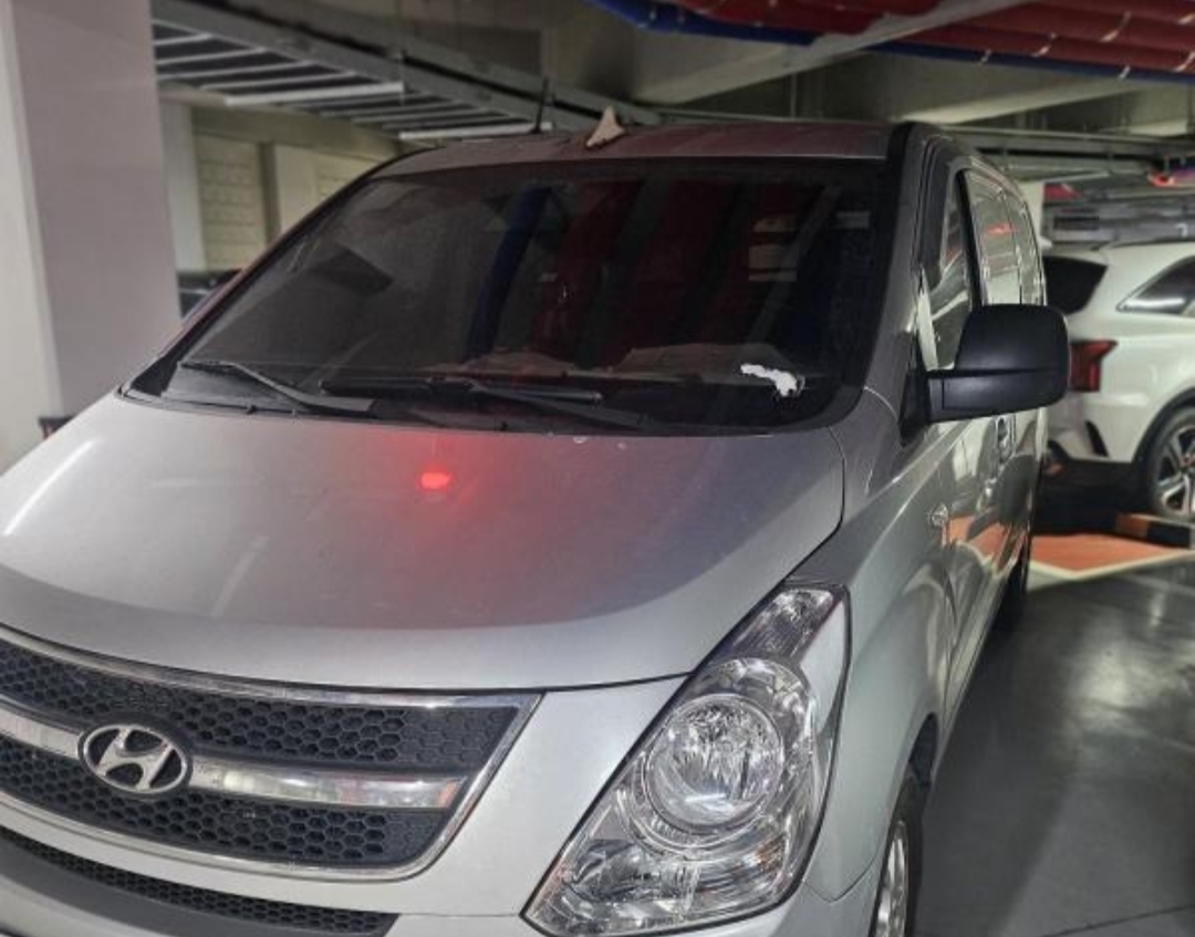 2010 Grand Starex Van CVX Deluxe (193676) pre-producted