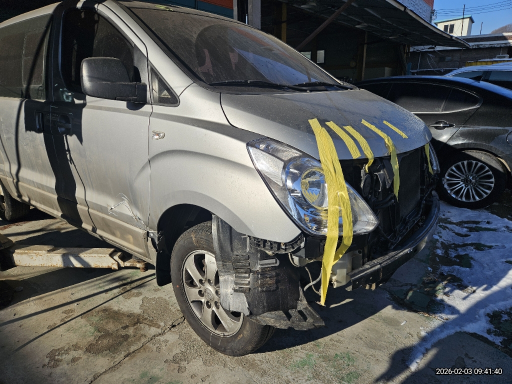 2015 Grand Starex wagon CVX (675208) pre-producted